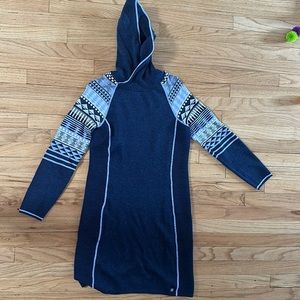 Krisom klover long sleeve dress with hood and pocket size small